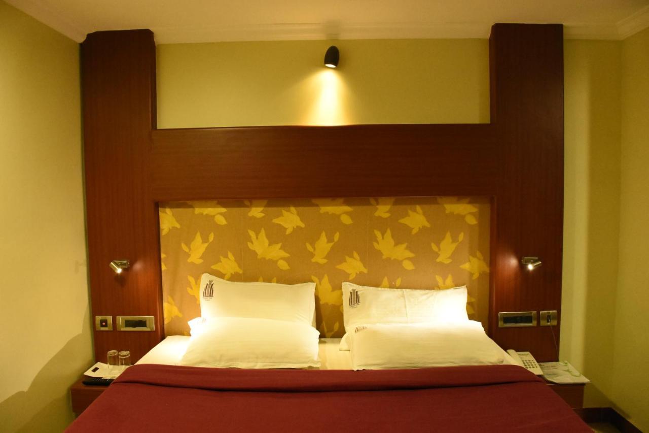 Everest Park Residency Tiruchirappalli Екстер'єр фото