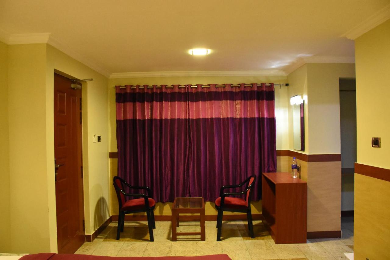 Everest Park Residency Tiruchirappalli Екстер'єр фото